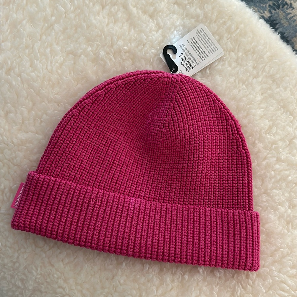 NBW Lululemon close-fit cotton blend ribbed beanie!